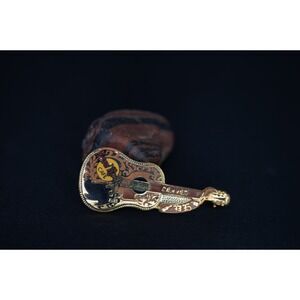 Hard Rock Cafe Pin Denver Buddy Holly Guitar Dead Rocker Series